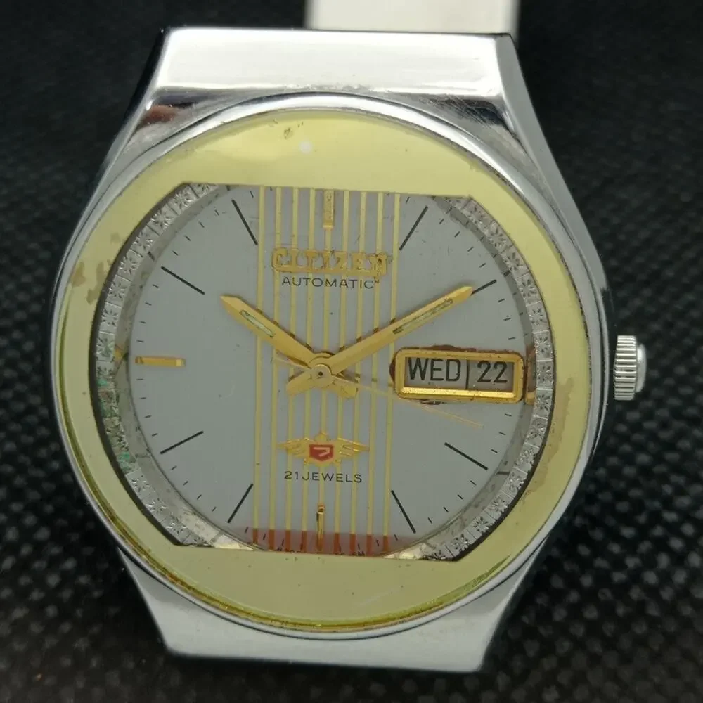 Vintage 1981 Citizen Automatic Mens Silver Watch W/daydate & Gold accents